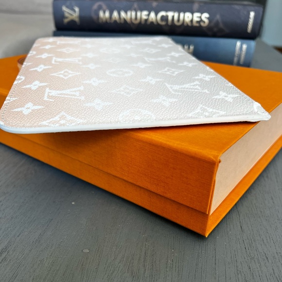 Louis Vuitton Neverfull Pochette By The Pool Monogram Giant - Picture 6 of 14